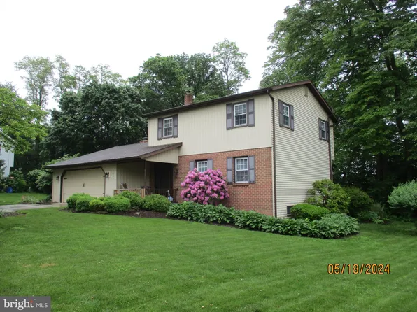 3601 Kent Dr, Mechanicsburg, PA 17050