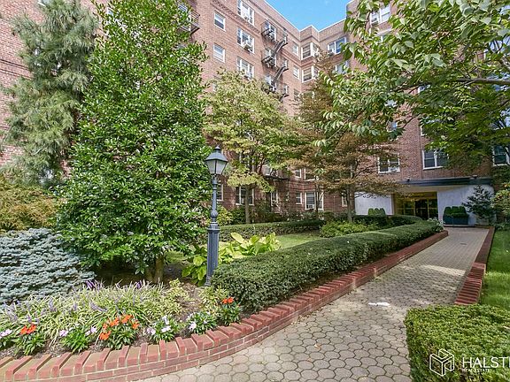3rd image of 6861 Yellowstone Blvd APT 419