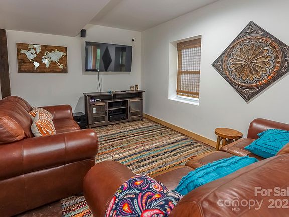 23rd image of 351 Chickadee Ave