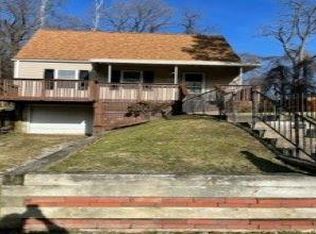 409 Meadowbrook Dr, North Versailles, PA