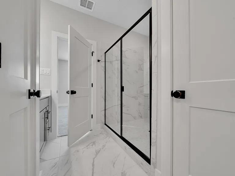 13615 Giovannis Gdn — Photo 30