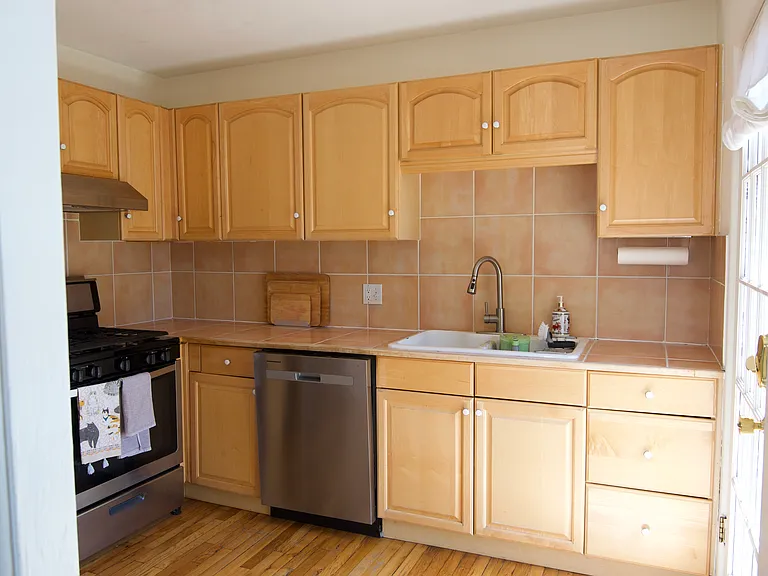 1600 Winona Ct #1 — Photo 11