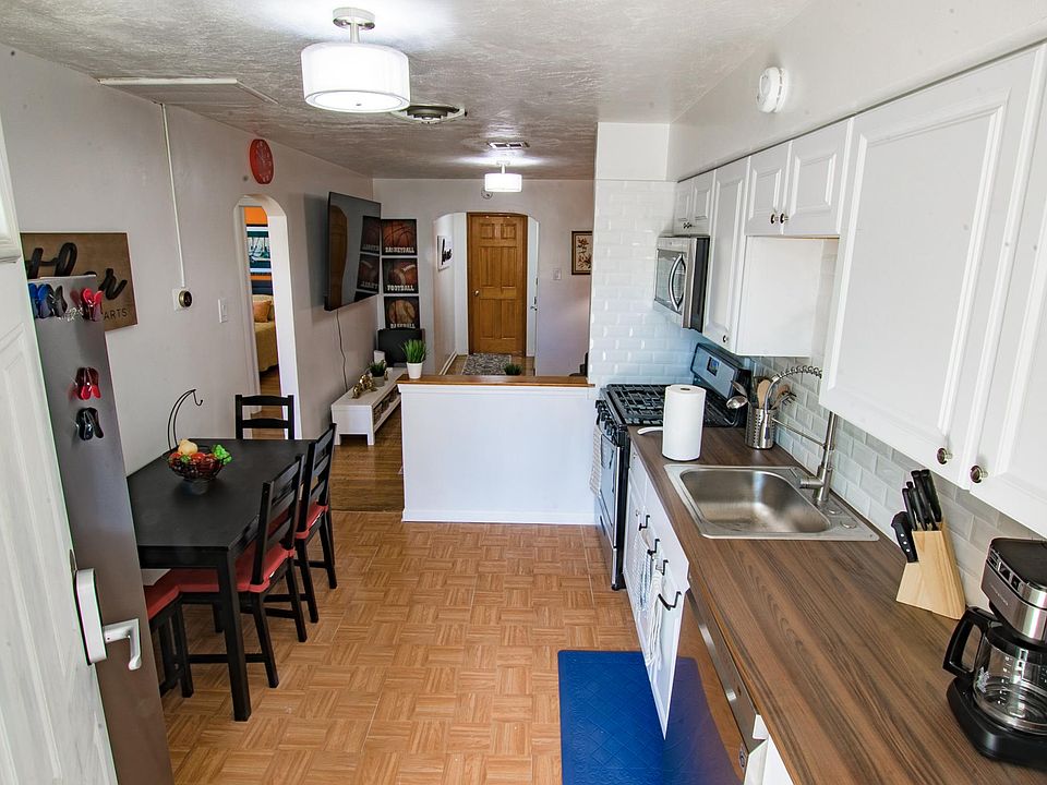 1st image of 3311 W Bryn Mawr Ave #2