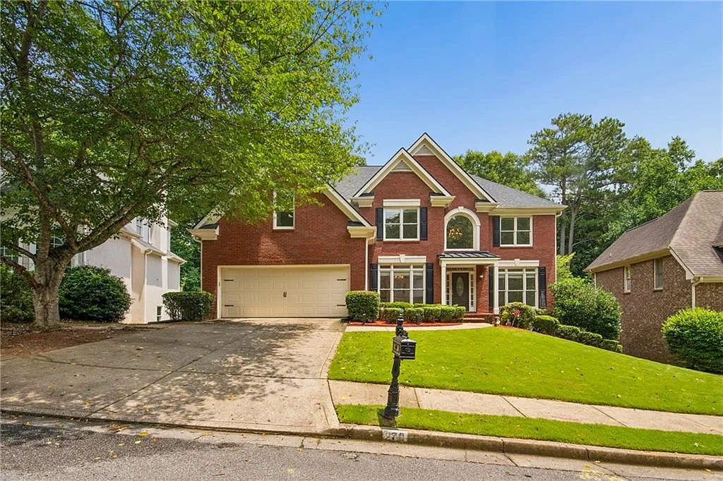 5 bed, 4.0 bath, 3300 sqft, $3,900 — Photo 4