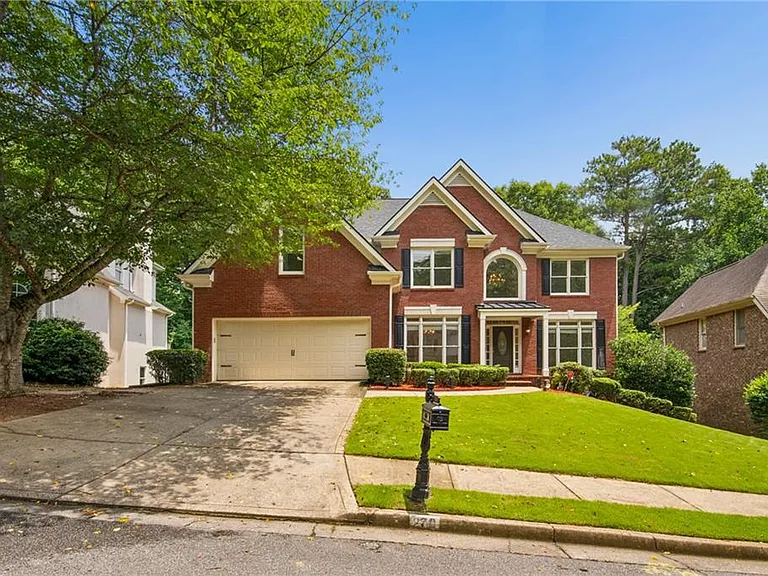 270 Edwardton Ct — Photo 4