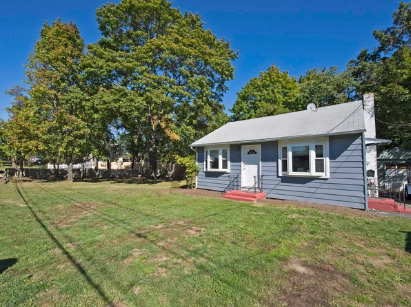 431 Arnold Ave, West Babylon, NY 11704