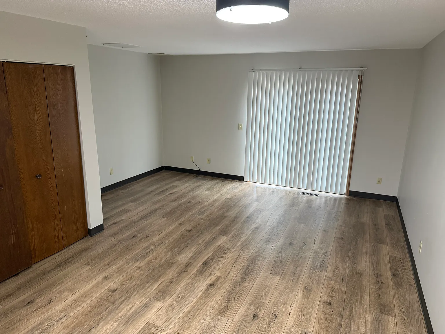 2 bed, 800 sqft, $1,045 — Photo 1
