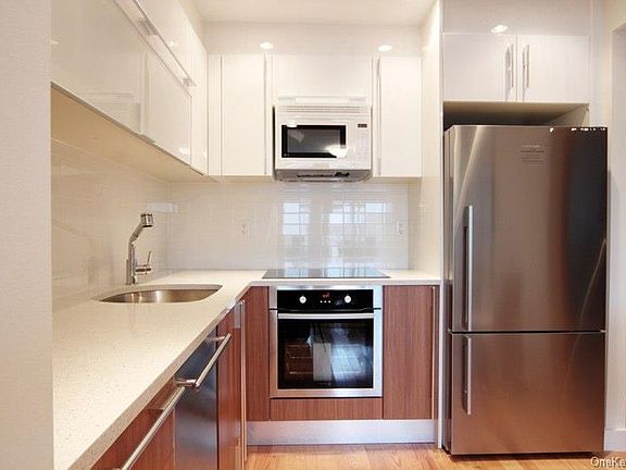 3rd image of 3135 31st Street #605