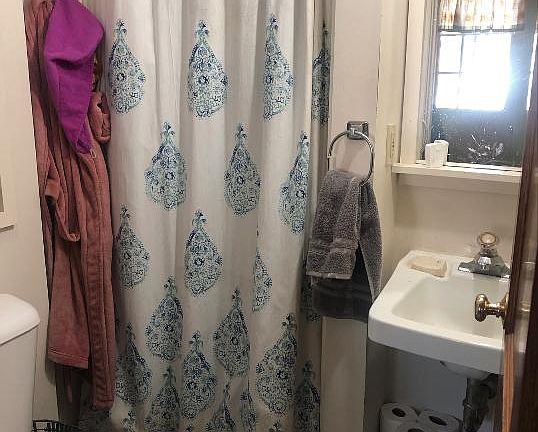 5th image of 1523 Vine St