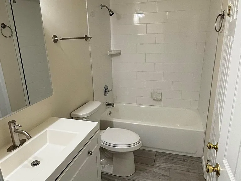 241 Washington Pl — Photo 13