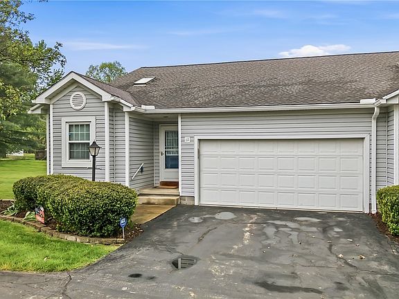 3rd image of 111 Greenfield Oval NW