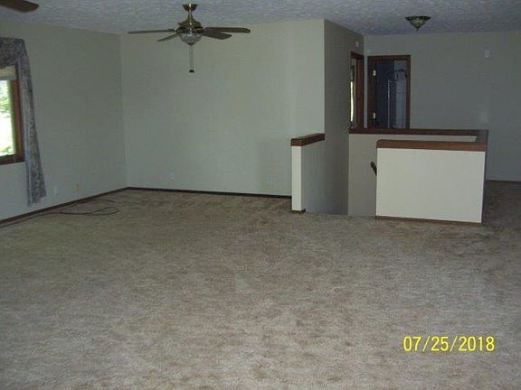 3rd image of 1809 N Hayes Ave