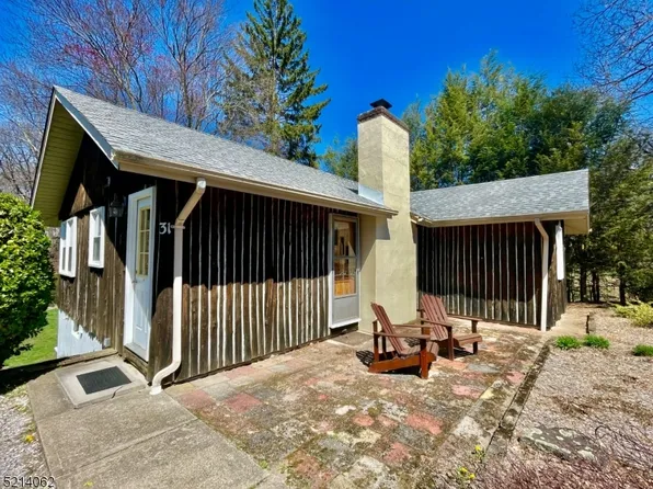 31 Moquis Trl, Jefferson Twp., NJ 07438