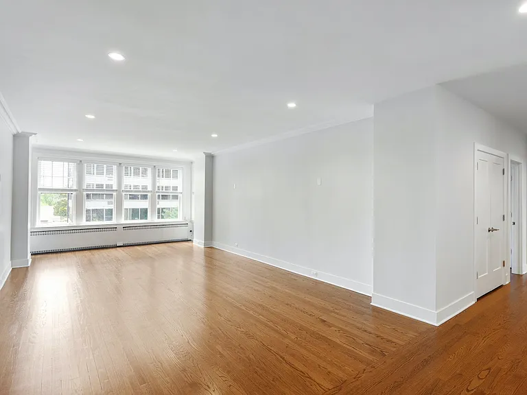 3000 N Sheridan — Photo 13