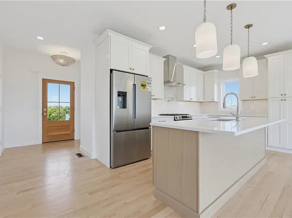 153 Revolution Way, Middletown, RI 02840