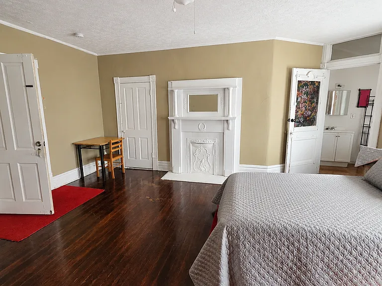 40 Brown Ave #1 — Photo 3