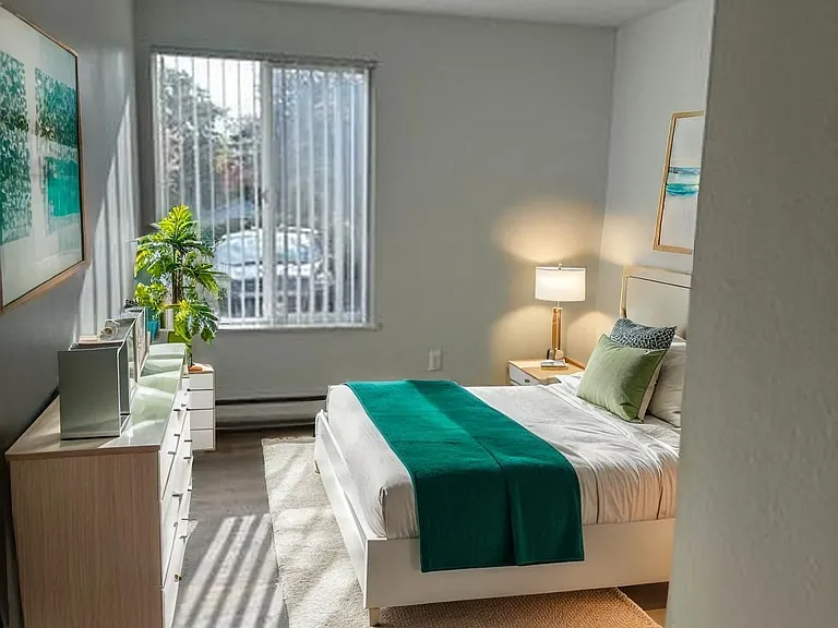 Capri Apartments — Photo 28
