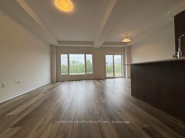 90 Gort Ave — Photo 5