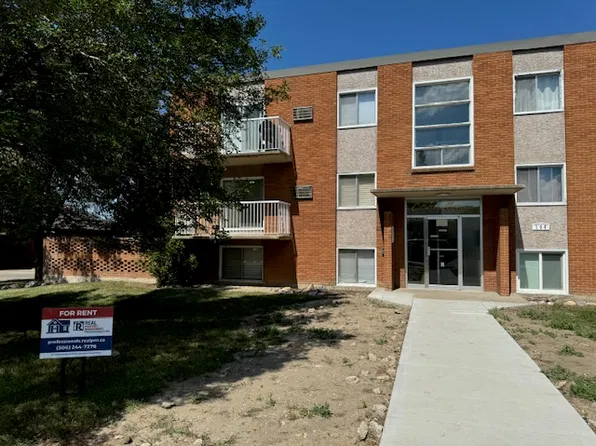 106 104th St W, Saskatoon, SK S7N 1M8