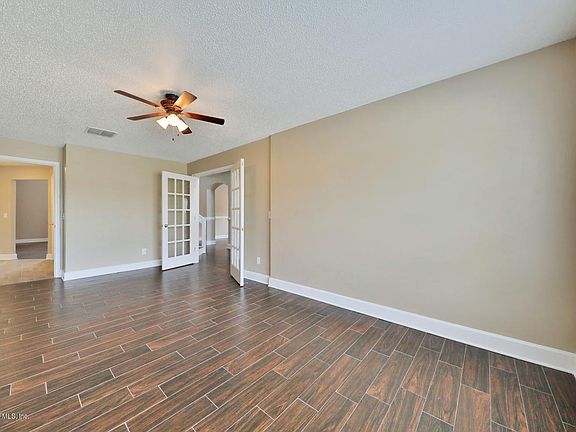 3rd image of 3213 E ABBEYFIELD Drive