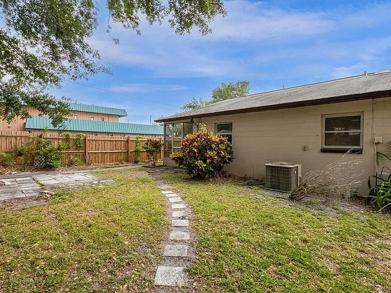 5214 Kempston Dr — Photo 25