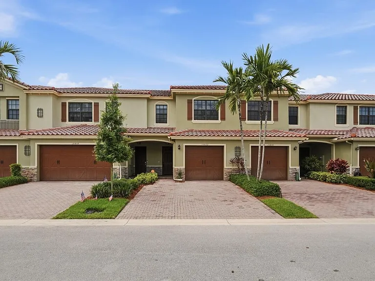 10822 NW 72nd Pl — Photo 34