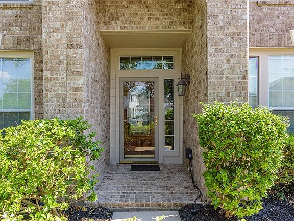 5th image of 2220 Waters Edge Ln
