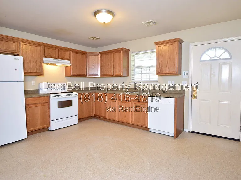 6009 S Madison Pl — Photo 4