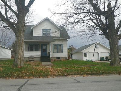 305 S Main St, Monona, IA, 52159