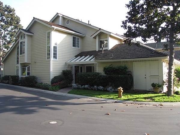 1st image of 610 Wakefield Ct Unit 103