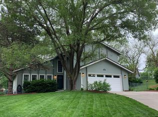 1105 Horseshoe Cir, Papillion, NE 68046