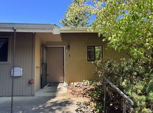 14000 SE 17th Pl APT J2, Bellevue, WA 98007
