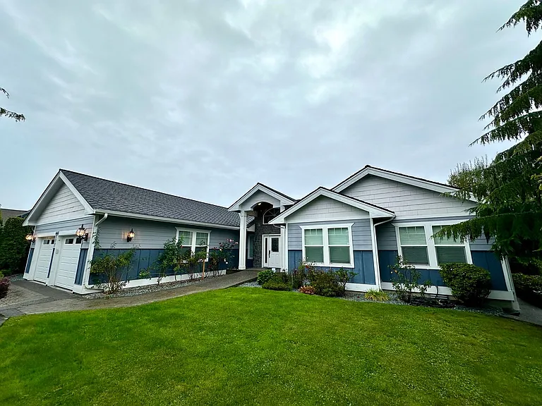 4448 Castlerock Dr — Photo 2