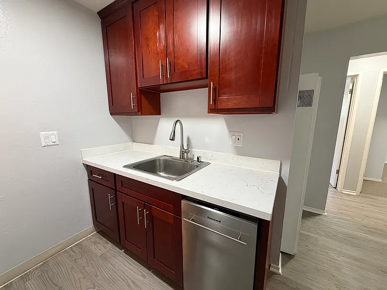 475 Alcatraz Ave — Photo 5