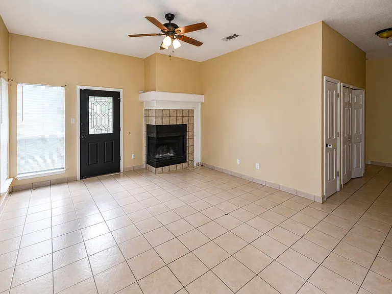 2308 Woodlands Dr — Photo 8