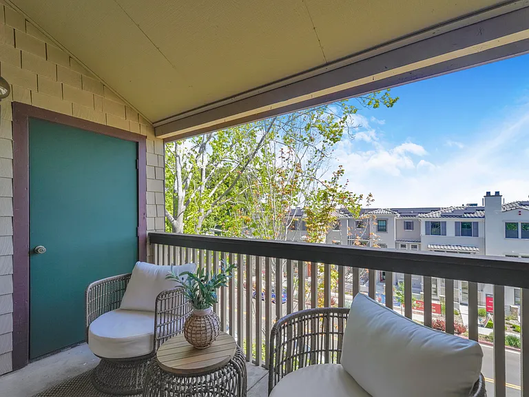2111 Latham St #307 — Photo 73
