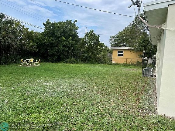 5th image of 1119 NW 10th Ave
