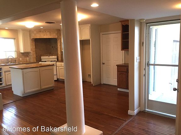 3rd image of 2712 Elmer Ln