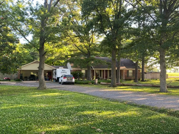 156 E Park Ln, Burdette, AR 72321