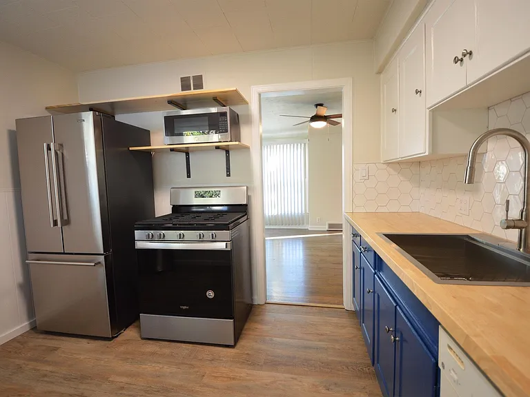 2335 Rowland Ave — Photo 18