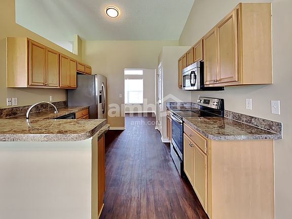 3rd image of 1378 SW Prairie Cir