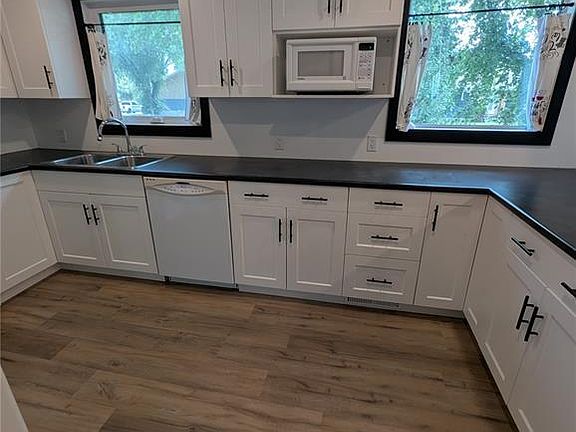 4th image of 330 25th St E