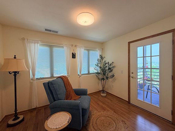 2nd image of 102 Prairie Heights Dr APT 306