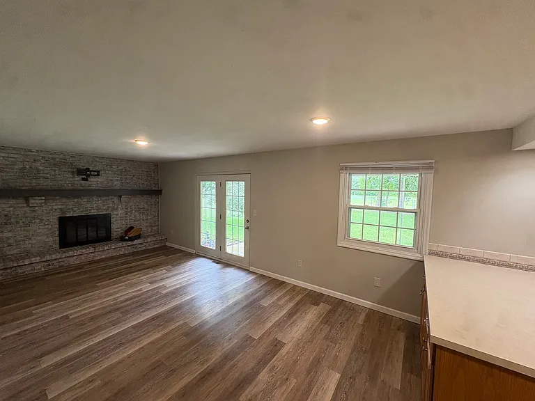 314 Scenic Ct — Photo 15