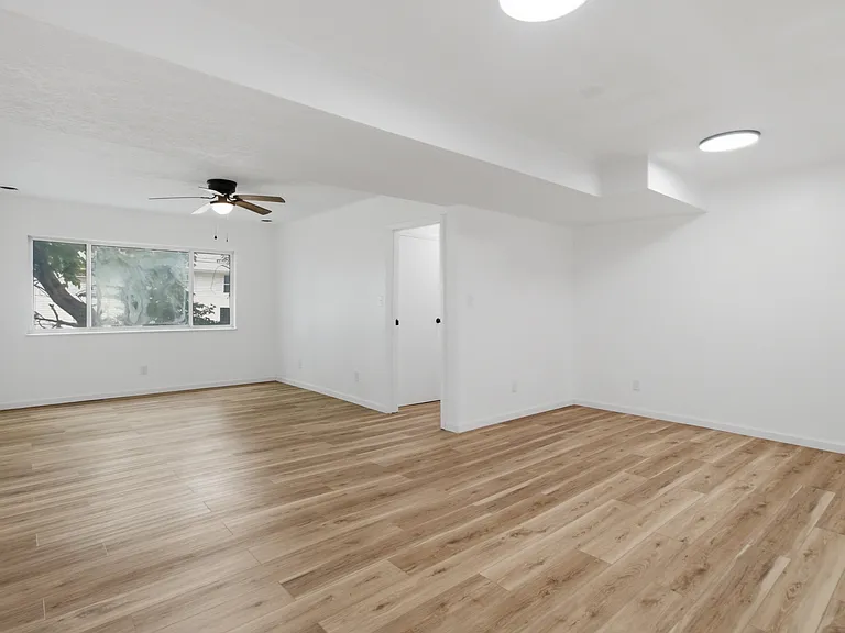 1308 Perry Ave — Photo 25
