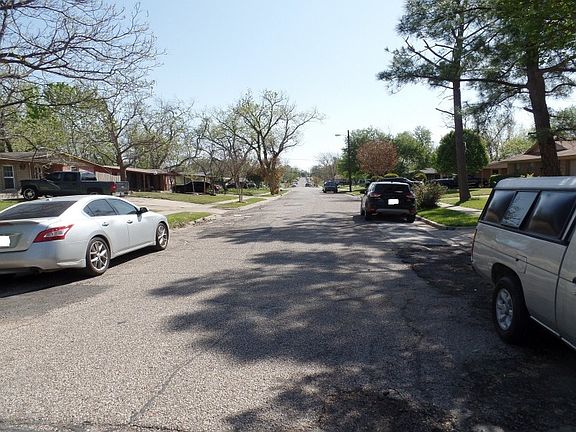 5th image of 706 E Vista Dr