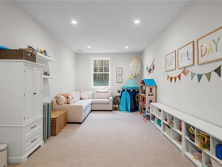 1381 Wessyngton Rd NE — Photo 53