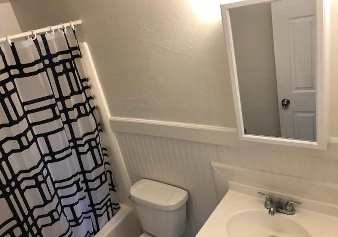 4 bed, $1,995 — Photo 4