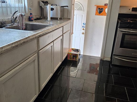 5th image of 17360 Stricker Ave