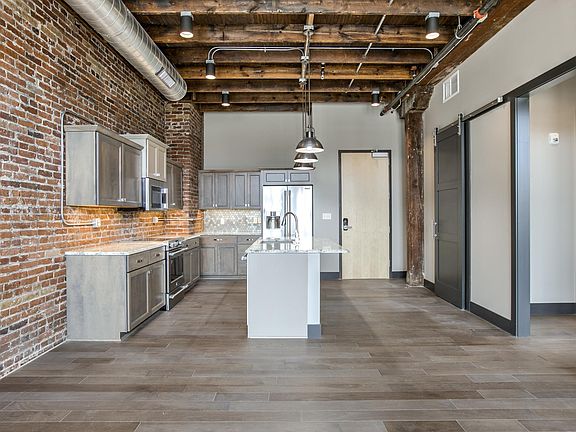 3rd image of 801 O St Unit 310